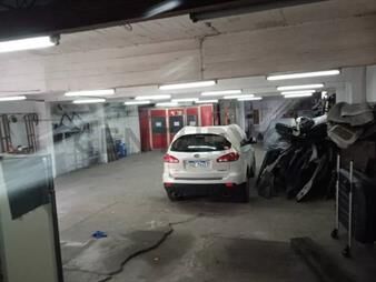 https://web5.gallito.com.uy/gran-local-mas-viviendaoficina-sobre-bv-jose-batlle-y-inmuebles-26386367