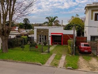 https://www.gallito.com.uy/vendo-casa-en-lezica-3-dorm-garage-patio-y-barbacoa-inmuebles-27763861