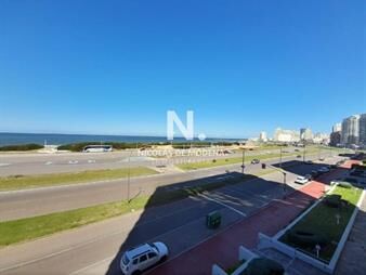 https://web5.gallito.com.uy/vende-apartamento-de-4-dormitorios-en-brava-del-inmuebles-27191120