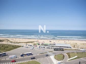 https://web5.gallito.com.uy/venta-en-imperiale-espacioso-apartamento-de-3-en-inmuebles-27042765