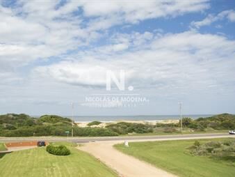 https://web5.gallito.com.uy/departamento-en-venta-frente-a-playa-brava-4-inmuebles-25042053
