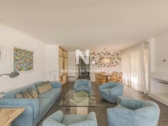 https://web5.gallito.com.uy/apartamento-en-venta-de-3-dormitorios-en-punta-inmuebles-24992062