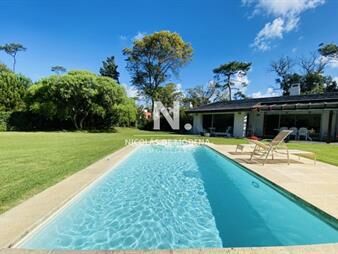 https://web5.gallito.com.uy/casa-en-venta-en-playa-mansa-primeras-paradas-inmuebles-25330716