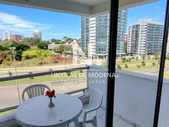 https://web5.gallito.com.uy/apartamento-en-punta-del-este-de-2-dormitorios-en-inmuebles-25054650