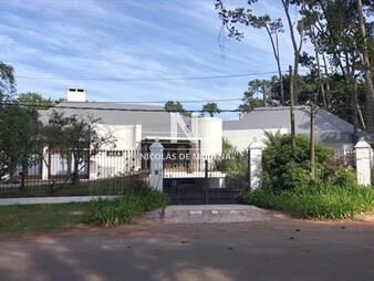 https://web5.gallito.com.uy/vende-espectacular-casa-en-lugano-de-3-con-y-inmuebles-26411722