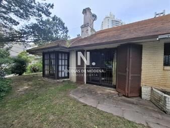 https://web5.gallito.com.uy/casa-en-venta-4-dormitorios-playa-brava-parada-7-inmuebles-26297745