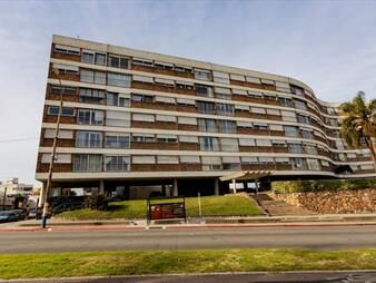 https://web5.gallito.com.uy/venta-de-apartamento-dos-dormitorios-en-parque-batlle-inmuebles-27764026