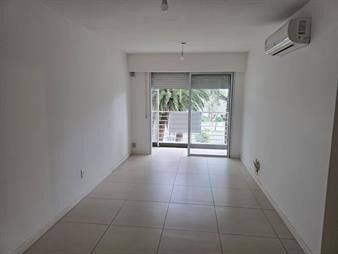 https://web5.gallito.com.uy/edificio-arlo-apto-al-2do-piso-al-frente-sobre-agraciada-inmuebles-27764090