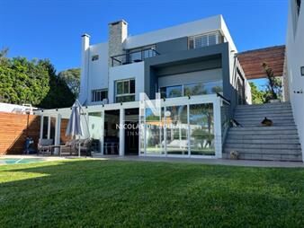 https://web5.gallito.com.uy/casa-de-3-dormitorios-y-5-baã±os-en-carrasco-sur-inmuebles-26122332