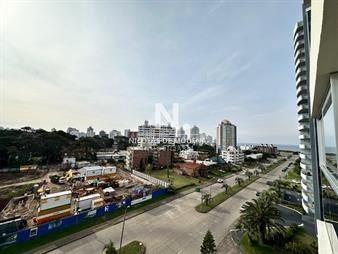 https://web5.gallito.com.uy/apartamento-de-2-dormitorios-y-medio-en-playa-inmuebles-25628005