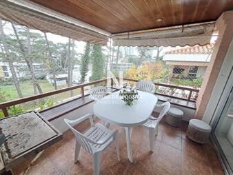 https://web5.gallito.com.uy/apartamento-a-la-venta-de-3-dormitorios-en-punta-inmuebles-25592577