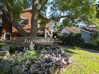 https://web5.gallito.com.uy/vende-casa-de-4-dormitorios-en-jardines-de-inmuebles-26988944
