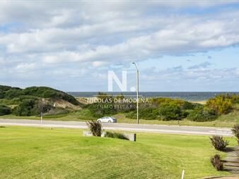 https://web5.gallito.com.uy/vende-espectacular-apartamento-en-brava-de-3-inmuebles-25397638