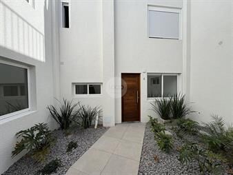 https://web5.gallito.com.uy/apartamento-1-dorm-terraza-con-parrillero-propio-cordon-su-inmuebles-27696022