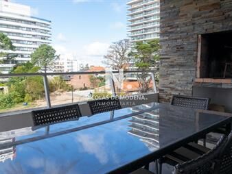 https://web5.gallito.com.uy/apartamento-en-brava-punta-del-este-en-venta-de-inmuebles-24996049
