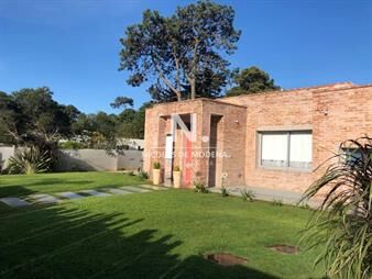 https://web5.gallito.com.uy/hermosa-casa-de-4-dormitorios-inmuebles-25034390