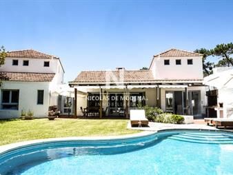 https://web5.gallito.com.uy/casa-en-montoya-4-dormitorios-y-dependencia-con-y-inmuebles-25034207