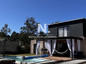https://web5.gallito.com.uy/casa-en-venta-4-dormitorios-en-jardines-de-inmuebles-25562687