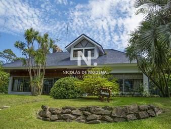 https://web5.gallito.com.uy/chalet-a-pasos-de-la-playa-mansa-punta-del-este-inmuebles-25034339