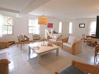 https://web5.gallito.com.uy/venta-de-casa-de-4-dormitorios-en-la-barra-punta-inmuebles-24601175