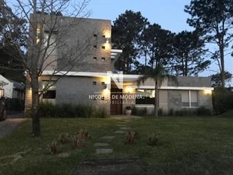 https://www.gallito.com.uy/gran-casa-en-venta-en-barrio-privado-la-arbolada-inmuebles-25033668