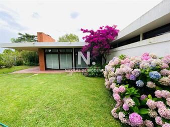 https://web5.gallito.com.uy/hermosa-casa-en-zona-de-playa-mansa-de-3-inmuebles-25035626