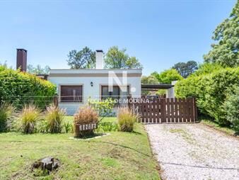 https://web5.gallito.com.uy/hermosa-casa-ph-en-venta-en-barrio-jardines-de-inmuebles-25033559