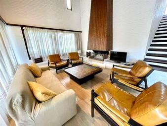 https://web5.gallito.com.uy/casa-de-4-dormitorios-a-pasos-del-mar-alquiler-anual-inmuebles-27739835