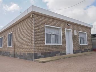https://www.gallito.com.uy/venta-casa-3-dormitorios-2-baños-garaje-progreso-inmuebles-27764552