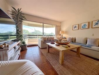 https://web5.gallito.com.uy/apartamento-de-3-dormitorios-y-dependencia-de-en-inmuebles-25376818