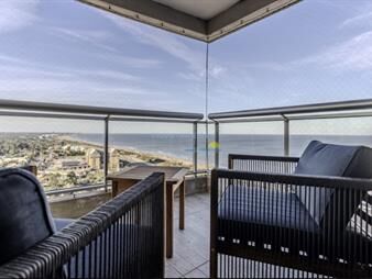 https://web5.gallito.com.uy/moderno-penthouse-con-vista-al-mar-en-playa-3-y-inmuebles-27740275