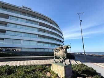 https://www.gallito.com.uy/alquiler-temporal-de-apartamento-2-dormitorios-peninsula-inmuebles-27770966