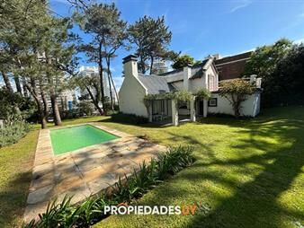 https://web5.gallito.com.uy/casa-en-venta-y-alquiler-de-verano-en-aidy-grill-inmuebles-27771283