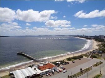 https://web5.gallito.com.uy/apartamento-en-venta-de-3-dormitorios-en-punta-inmuebles-19576397