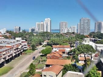 https://web5.gallito.com.uy/botavara-2-dormitorios-en-edificio-con-inmuebles-26004611