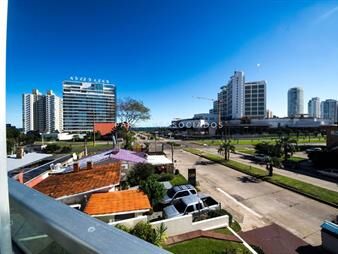 https://web5.gallito.com.uy/apartamento-en-venta-con-vista-al-mar-en-punta-inmuebles-19879201