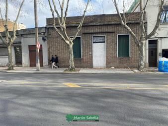 https://web5.gallito.com.uy/casa-en-venta-para-reciclar-sobre-av-garibaldi-inmuebles-27775927