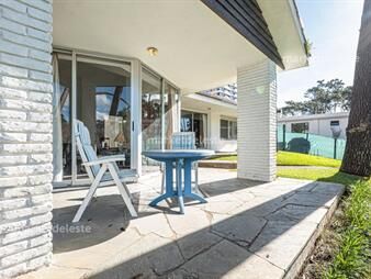https://web5.gallito.com.uy/casa-en-cantegril-3-dorm-inmuebles-27373278