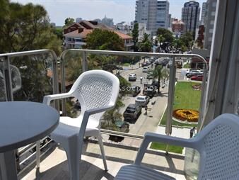 https://web5.gallito.com.uy/apartamento-en-venta-de-3-dormitorios-en-punta-inmuebles-19576395