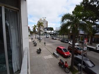 https://web5.gallito.com.uy/apartamento-en-venta-de-3-dormitorios-en-punta-inmuebles-19576394