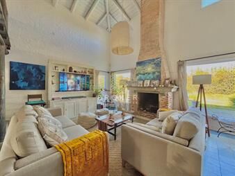 https://web5.gallito.com.uy/venta-casa-la-barra-punta-del-este-3-dormitorios-inmuebles-27746640