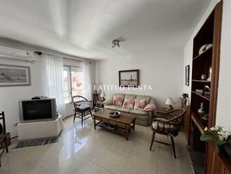 https://www.gallito.com.uy/apartamento-de-3-dormitorios-en-peninsula-punta-inmuebles-22890155