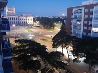 https://www.gallito.com.uy/apartamento-2-dormitorios-con-vistas-espectaculares-en-edi-inmuebles-27771238