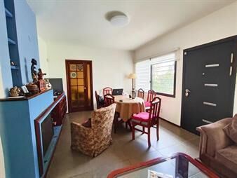 https://web5.gallito.com.uy/venta-2-casas-en-un-padron-unico-en-punta-gorda-una-de-ell-inmuebles-27738425