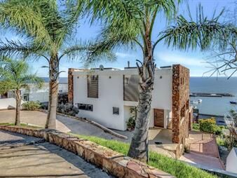 https://web5.gallito.com.uy/casa-a-la-venta-frente-al-mar-en-piriapolis-inmuebles-27780640