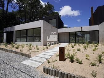 https://www.gallito.com.uy/casa-de-3-dormitorios-en-almar-club-del-lago-inmuebles-26422658