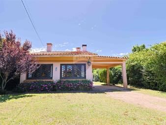 https://web5.gallito.com.uy/venta-casa-lagomar-3-dormitorios-gran-terreno-inmuebles-27781303