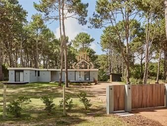https://web5.gallito.com.uy/hermosa-casa-en-barra-verde-la-barra-de-maldonado-inmuebles-27753951