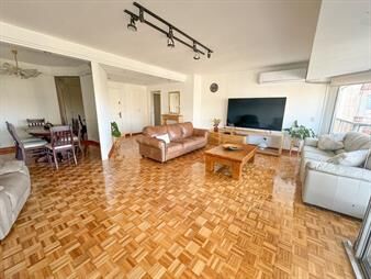 https://www.gallito.com.uy/apartamento-de-3-dormitorios-y-servicio-con-dos-garajes-en-inmuebles-27786568