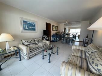 https://www.gallito.com.uy/apartamento-en-alquiler-en-brava-punta-del-este-inmuebles-27602904